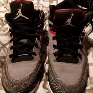 Men's sports tennis shoes